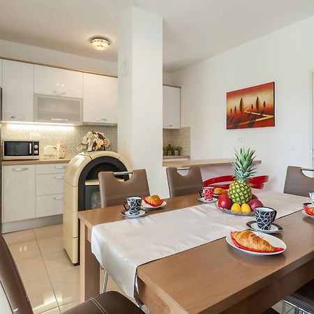 Apartment Klara ビオグラード・ナ・モル エクステリア 写真