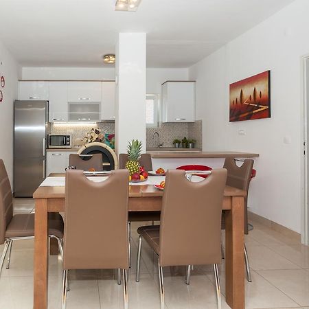Apartment Klara ビオグラード・ナ・モル エクステリア 写真