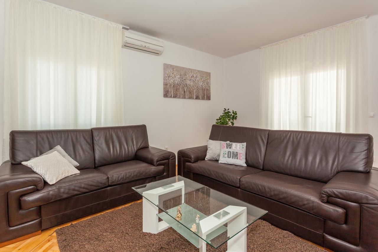 Apartment Klara ビオグラード・ナ・モル エクステリア 写真