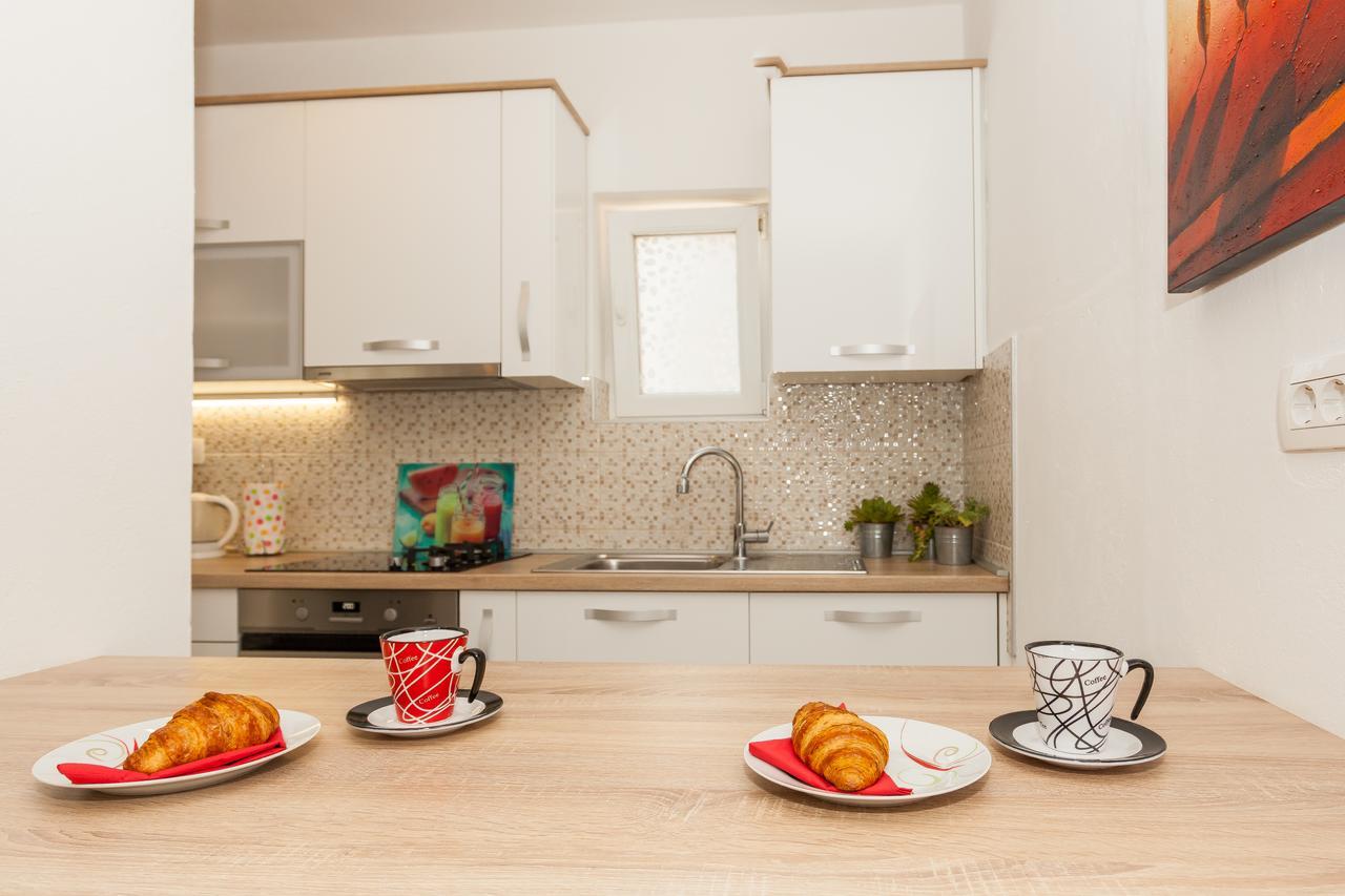 Apartment Klara ビオグラード・ナ・モル エクステリア 写真