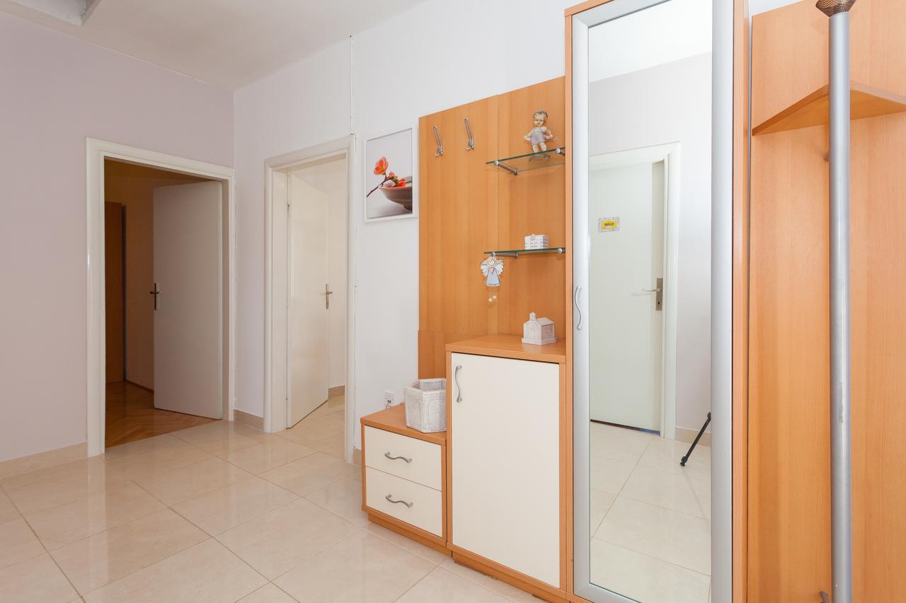 Apartment Klara ビオグラード・ナ・モル エクステリア 写真