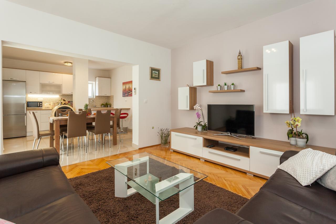 Apartment Klara ビオグラード・ナ・モル エクステリア 写真