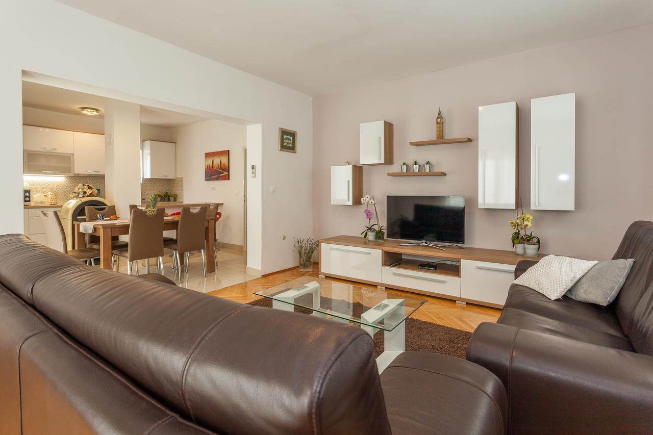 Apartment Klara ビオグラード・ナ・モル エクステリア 写真